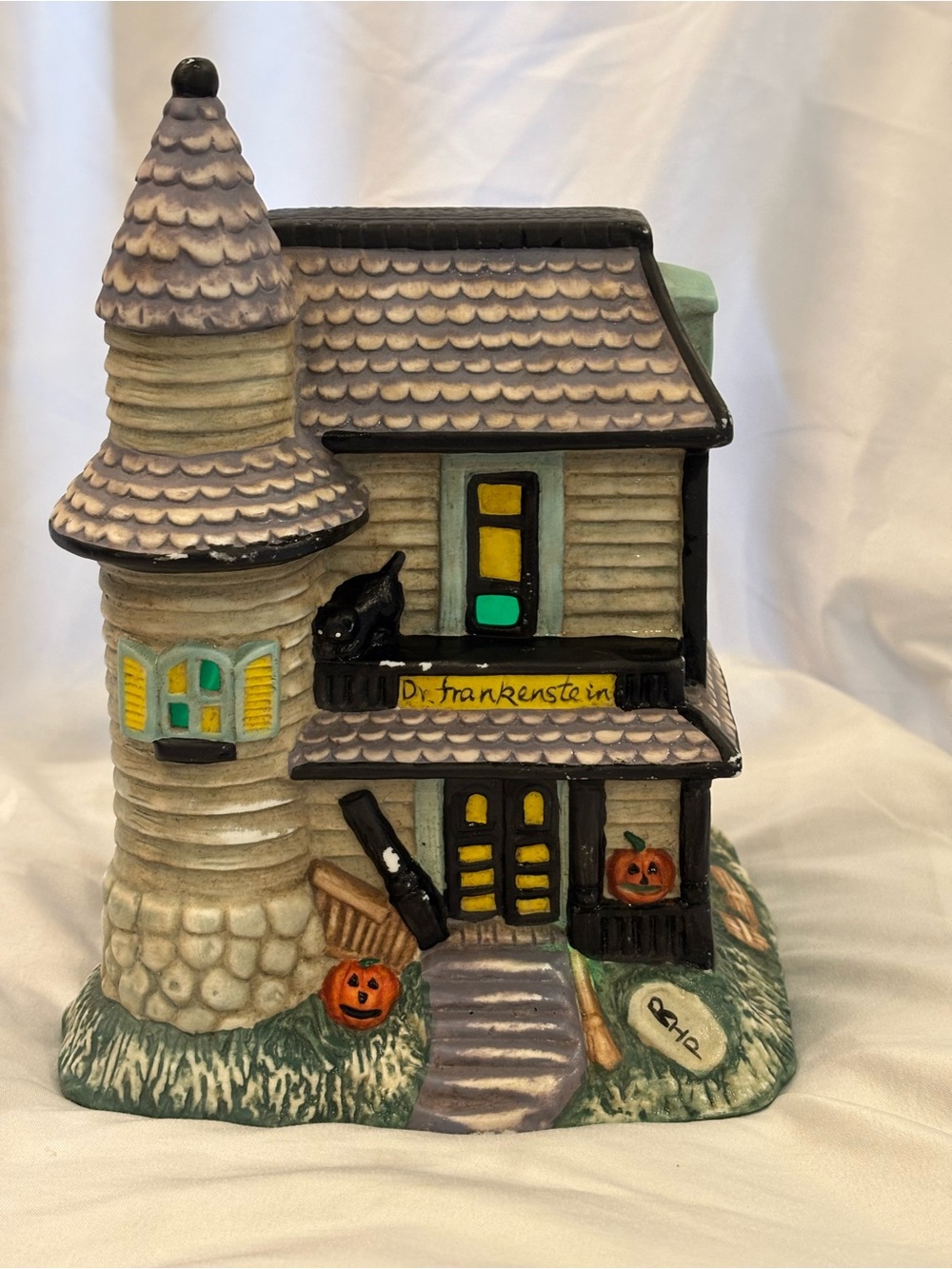 Haunted village house Dr Frankenstein vintage light up